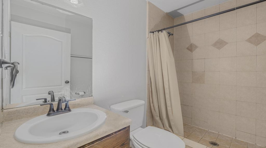 5410 Marcella Ave, Laredo, Texas 78041, 2 Bedrooms Bedrooms, 4 Rooms Rooms,2 BathroomsBathrooms,Residential,For Rent,5410 Marcella Ave,20255558