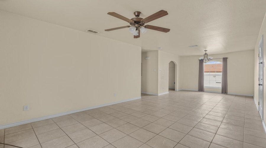 5410 Marcella Ave, Laredo, Texas 78041, 2 Bedrooms Bedrooms, 4 Rooms Rooms,2 BathroomsBathrooms,Residential,For Rent,5410 Marcella Ave,20255558