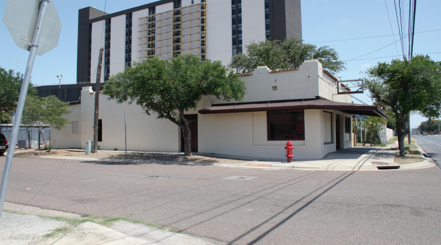 2519 San Bernardo Ave, LAREDO, Texas 78040, 1 Room Rooms,1 BathroomBathrooms,Commercial retail/office,For Rent,2519 San Bernardo Ave,20255559