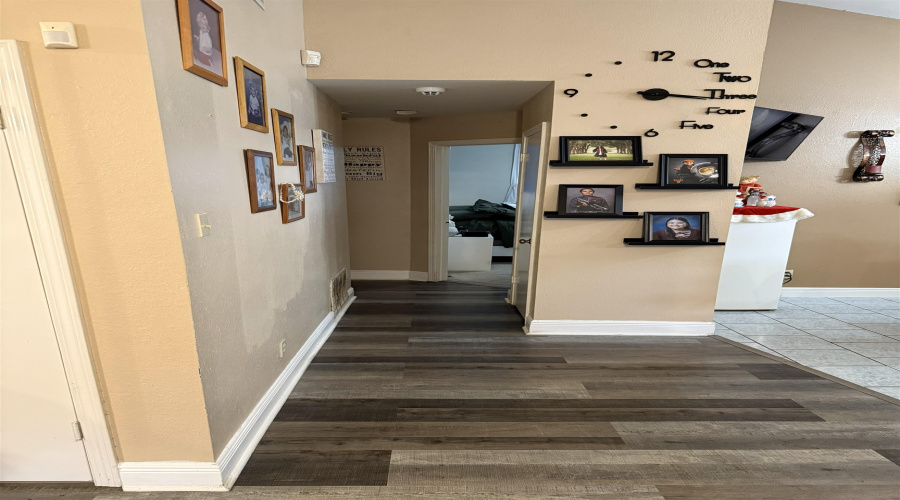 1409 Alameda Dr, Laredo, Texas 78045, 5 Bedrooms Bedrooms, 8 Rooms Rooms,2 BathroomsBathrooms,Residential,For Sale,1409 Alameda Dr,20255560