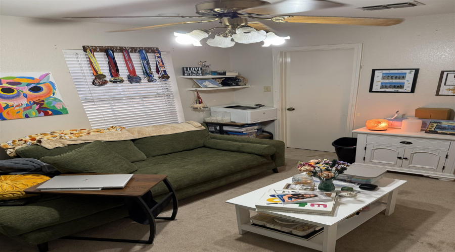 1409 Alameda Dr, Laredo, Texas 78045, 5 Bedrooms Bedrooms, 8 Rooms Rooms,2 BathroomsBathrooms,Residential,For Sale,1409 Alameda Dr,20255560