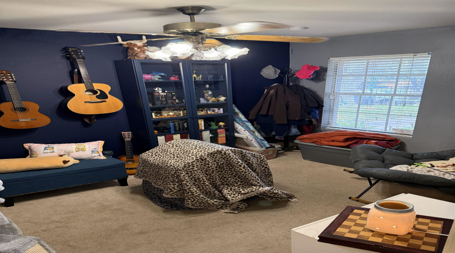 1409 Alameda Dr, Laredo, Texas 78045, 5 Bedrooms Bedrooms, 8 Rooms Rooms,2 BathroomsBathrooms,Residential,For Sale,1409 Alameda Dr,20255560