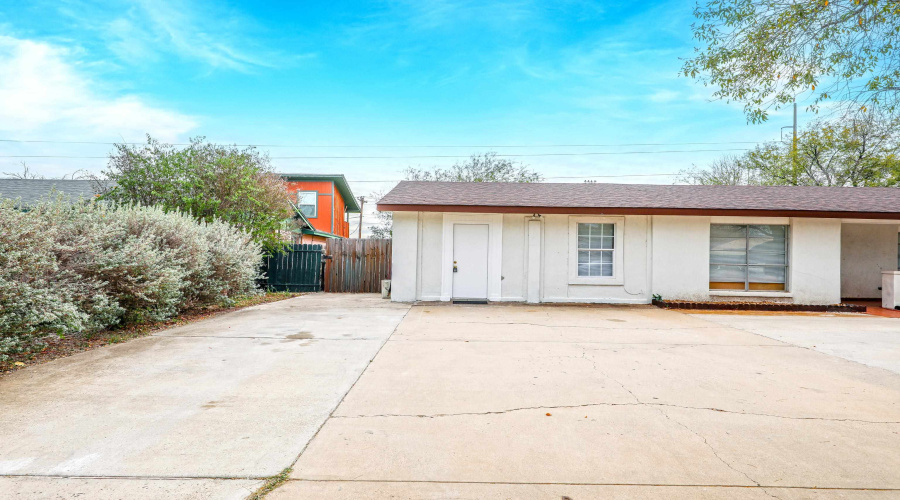 1005 Andrew Ave, LAREDO, Texas 78045, 1 Bedroom Bedrooms, 3 Rooms Rooms,1 BathroomBathrooms,Residential,For Rent,1005 Andrew Ave,20255562