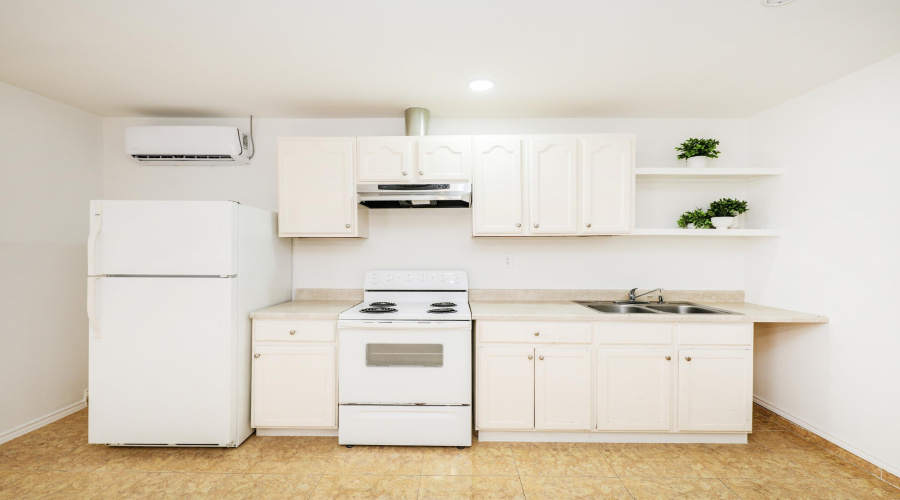 1005 Andrew Ave, LAREDO, Texas 78045, 1 Bedroom Bedrooms, 3 Rooms Rooms,1 BathroomBathrooms,Residential,For Rent,1005 Andrew Ave,20255562