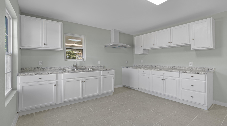 2320 Burnside St, Laredo, Texas 78040, 4 Bedrooms Bedrooms, 6 Rooms Rooms,1 BathroomBathrooms,Residential,For Sale,2320 Burnside St,20255566