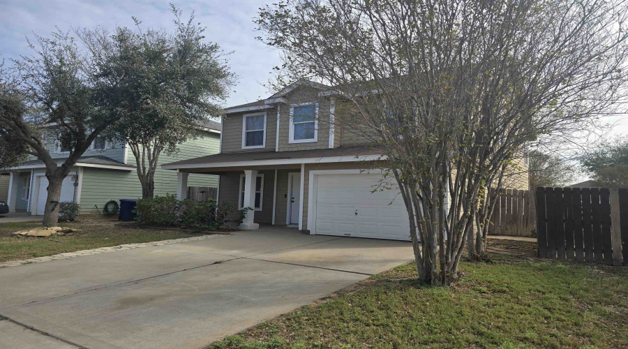 1749 Aransas Pass Dr, Laredo, Texas 78045-8464, 4 Bedrooms Bedrooms, 7 Rooms Rooms,3 BathroomsBathrooms,Residential,For Sale,1749 Aransas Pass Dr,20255568