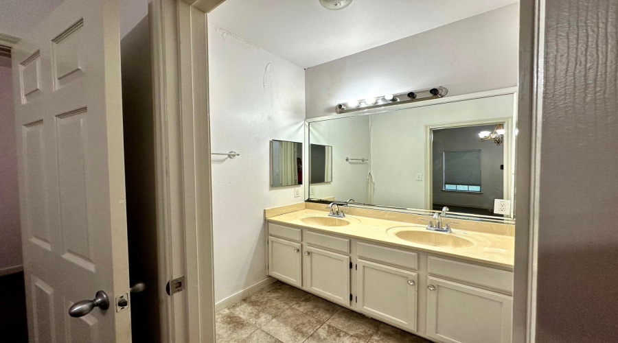 2445 Monarch Dr, Laredo, Texas 78045, 3 Bedrooms Bedrooms, 7 Rooms Rooms,2 BathroomsBathrooms,Residential,For Rent,2445 Monarch Dr,20255569