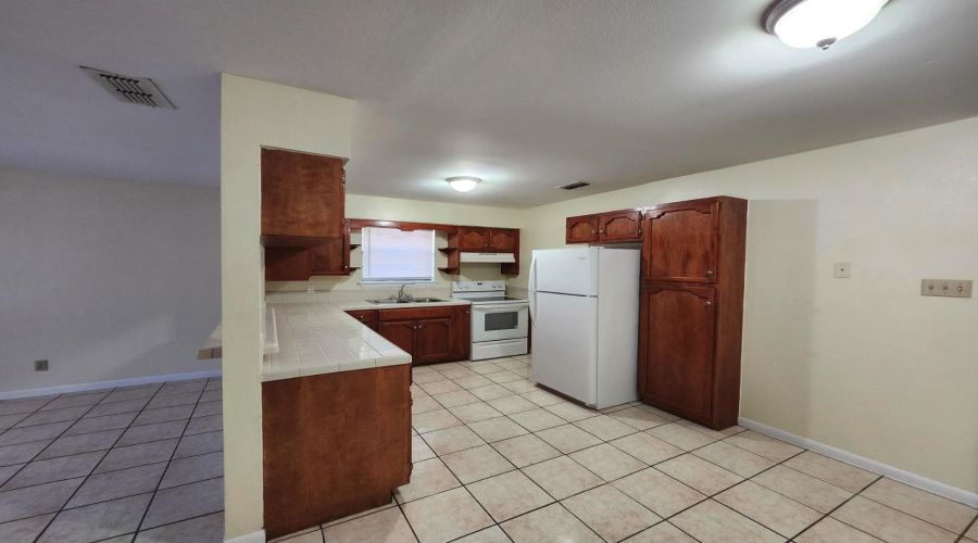 3005 Reynolds St, Laredo, Texas 78043, 2 Bedrooms Bedrooms, 2 Rooms Rooms,1 BathroomBathrooms,Residential,For Rent,3005 Reynolds St,20255570