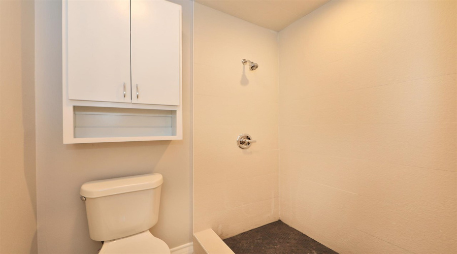 2600 San Jose St, Laredo, Texas 78043, 3 Bedrooms Bedrooms, 5 Rooms Rooms,2 BathroomsBathrooms,Residential,For Rent,2600 San Jose St,20260002