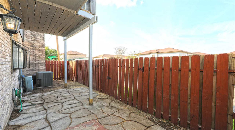 2600 San Jose St, Laredo, Texas 78043, 3 Bedrooms Bedrooms, 5 Rooms Rooms,2 BathroomsBathrooms,Residential,For Rent,2600 San Jose St,20260002