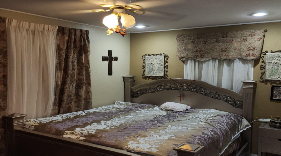 107 Baycliff Ln, Laredo, Texas 78041, 5 Bedrooms Bedrooms, 7 Rooms Rooms,3 BathroomsBathrooms,Residential,For Sale,107 Baycliff Ln,20260004