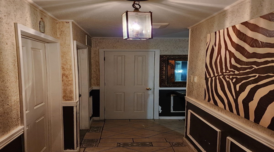 107 Baycliff Ln, Laredo, Texas 78041, 5 Bedrooms Bedrooms, 7 Rooms Rooms,3 BathroomsBathrooms,Residential,For Sale,107 Baycliff Ln,20260004