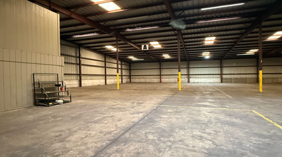 308 Enterprise St, laredo, Texas 78045, 1 Bedroom Bedrooms, 6 Rooms Rooms,3 BathroomsBathrooms,Commercial/industrial,For Rent,308 Enterprise St,20260003