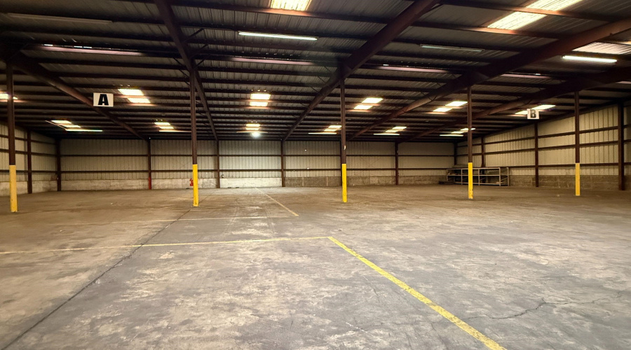 308 Enterprise St, laredo, Texas 78045, 1 Bedroom Bedrooms, 6 Rooms Rooms,3 BathroomsBathrooms,Commercial/industrial,For Rent,308 Enterprise St,20260003