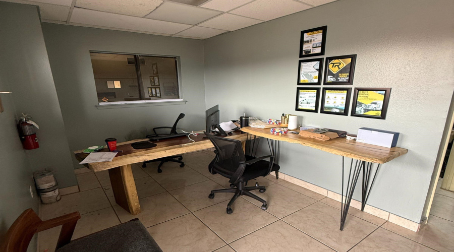 308 Enterprise St, laredo, Texas 78045, 1 Bedroom Bedrooms, 6 Rooms Rooms,3 BathroomsBathrooms,Commercial/industrial,For Rent,308 Enterprise St,20260003