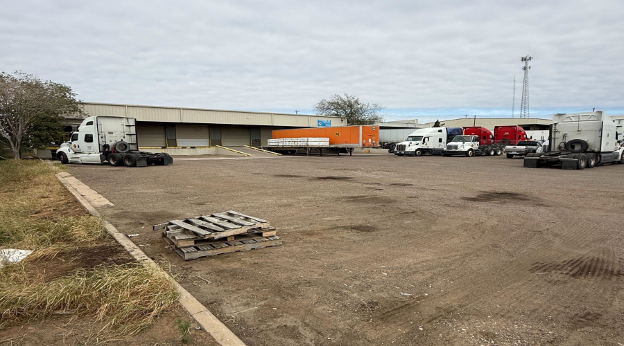 308 Enterprise St, laredo, Texas 78045, 1 Bedroom Bedrooms, 6 Rooms Rooms,3 BathroomsBathrooms,Commercial/industrial,For Rent,308 Enterprise St,20260003