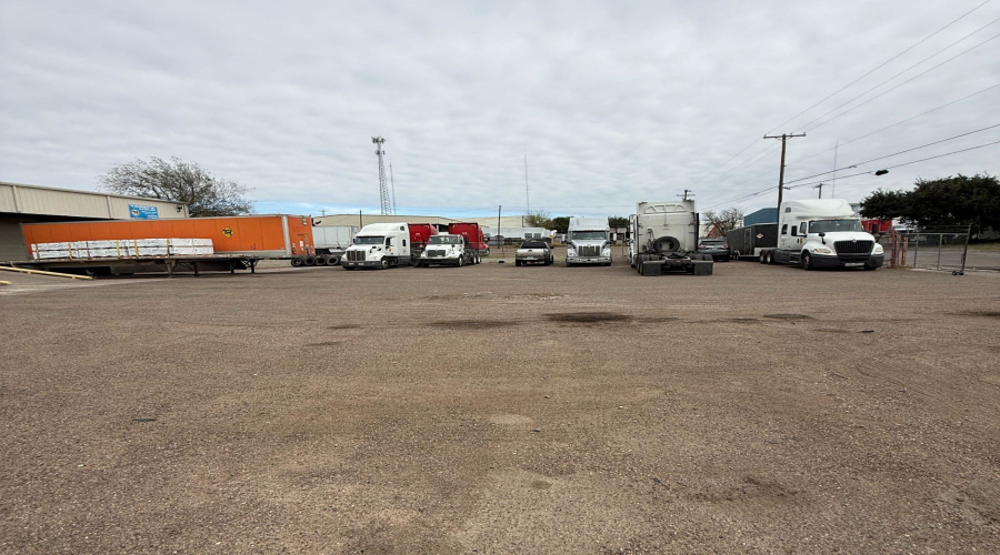 308 Enterprise St, laredo, Texas 78045, 1 Bedroom Bedrooms, 6 Rooms Rooms,3 BathroomsBathrooms,Commercial/industrial,For Rent,308 Enterprise St,20260003