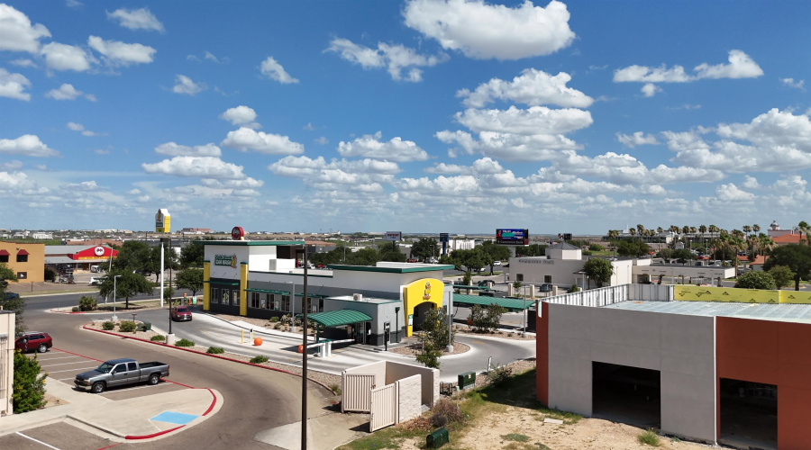 7518 McPherson Rd, Laredo, Texas 78041, 1 Room Rooms,Commercial retail/office,For Rent,7518 McPherson Rd,20252728