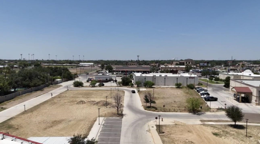 7518 McPherson Rd, Laredo, Texas 78041, 1 Room Rooms,Commercial retail/office,For Rent,7518 McPherson Rd,20253994