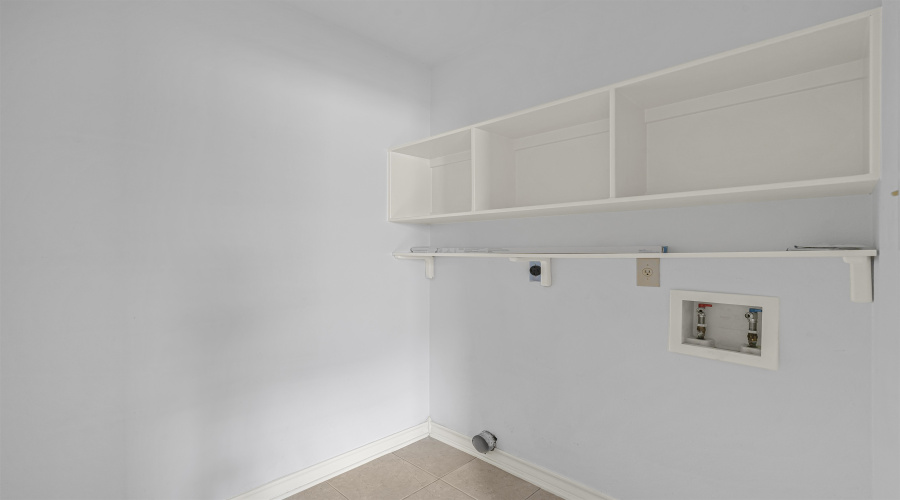 3814 Sandcliff Dr, Laredo, Texas 78045, 4 Bedrooms Bedrooms, 7 Rooms Rooms,2 BathroomsBathrooms,Residential,For Rent,3814 Sandcliff Dr,20260005