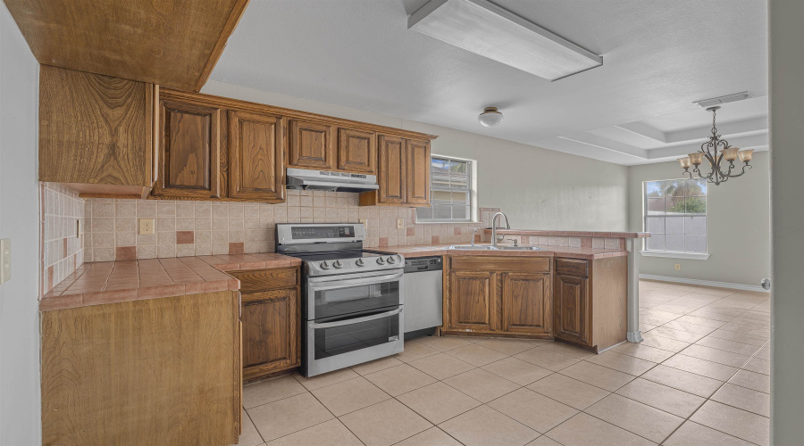 3814 Sandcliff Dr, Laredo, Texas 78045, 4 Bedrooms Bedrooms, 7 Rooms Rooms,2 BathroomsBathrooms,Residential,For Rent,3814 Sandcliff Dr,20260005