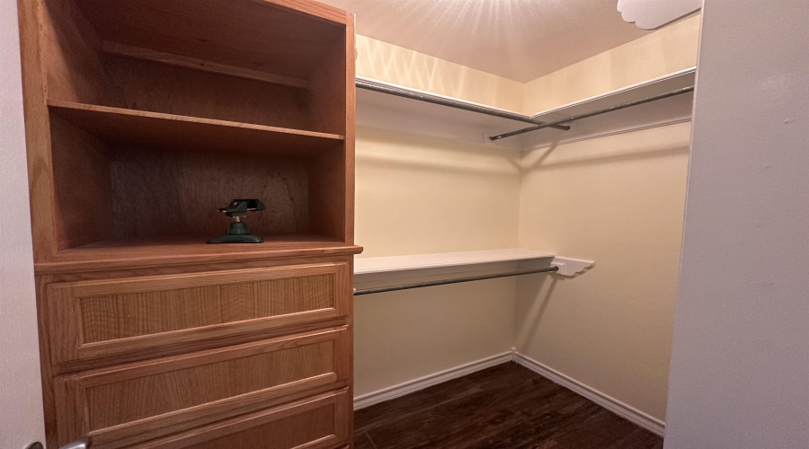 1000 Ranchway Dr, Laredo, Texas 78045, 3 Bedrooms Bedrooms, 7 Rooms Rooms,3 BathroomsBathrooms,Residential,For Rent,1000 Ranchway Dr,20260007