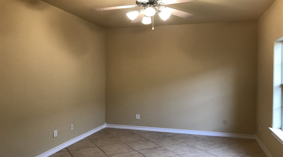 1000 Ranchway Dr, Laredo, Texas 78045, 3 Bedrooms Bedrooms, 7 Rooms Rooms,3 BathroomsBathrooms,Residential,For Rent,1000 Ranchway Dr,20260007