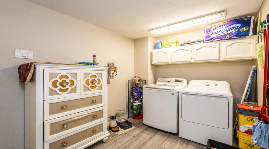 2502 E Montgomery St, Laredo, Texas 78043, 3 Bedrooms Bedrooms, 7 Rooms Rooms,3 BathroomsBathrooms,Residential,For Sale,2502 E Montgomery St,20260008