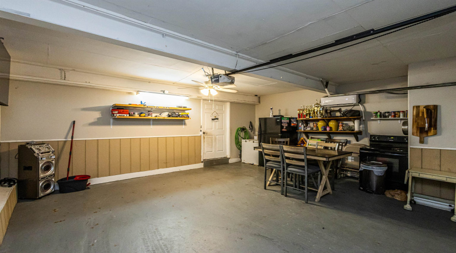 2502 E Montgomery St, Laredo, Texas 78043, 3 Bedrooms Bedrooms, 7 Rooms Rooms,3 BathroomsBathrooms,Residential,For Sale,2502 E Montgomery St,20260008