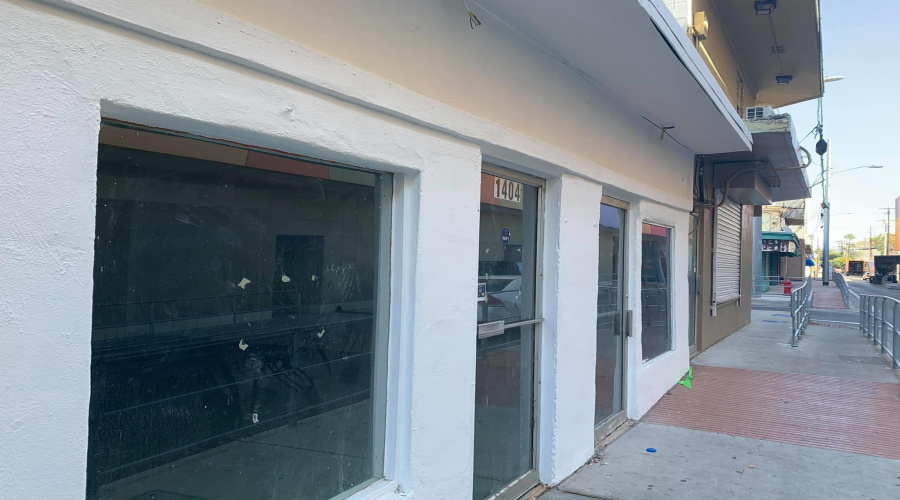 1404 Zaragoza St, Laredo, Texas 78040, 1 Room Rooms,1 BathroomBathrooms,Commercial retail/office,For Sale,1404 Zaragoza St,20260019