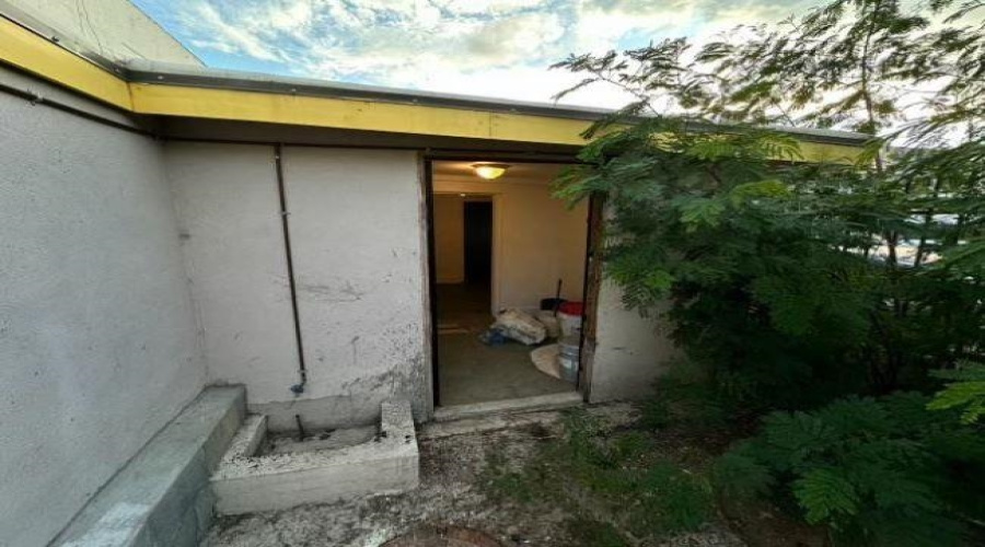 1404 Zaragoza St, Laredo, Texas 78040, 1 Room Rooms,1 BathroomBathrooms,Commercial retail/office,For Sale,1404 Zaragoza St,20260019