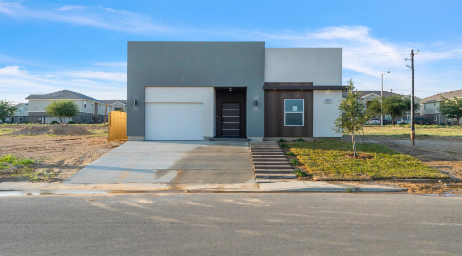 128 Lusitano Dr., Laredo, Texas 78046, 3 Bedrooms Bedrooms, 5 Rooms Rooms,2 BathroomsBathrooms,Residential,For Sale,128 Lusitano Dr.,20260009