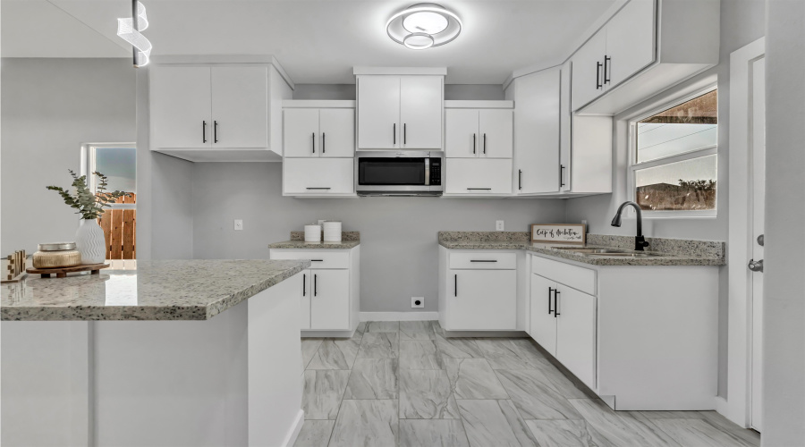 128 Lusitano Dr., Laredo, Texas 78046, 3 Bedrooms Bedrooms, 5 Rooms Rooms,2 BathroomsBathrooms,Residential,For Sale,128 Lusitano Dr.,20260009