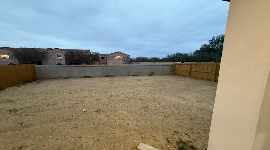 1003 Amezquita Dr., Laredo, Texas 78045, 4 Bedrooms Bedrooms, 7 Rooms Rooms,2 BathroomsBathrooms,Residential,For Rent,1003 Amezquita Dr.,20260010
