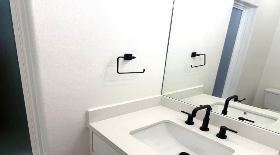 1003 Amezquita Dr., Laredo, Texas 78045, 4 Bedrooms Bedrooms, 7 Rooms Rooms,2 BathroomsBathrooms,Residential,For Rent,1003 Amezquita Dr.,20260010