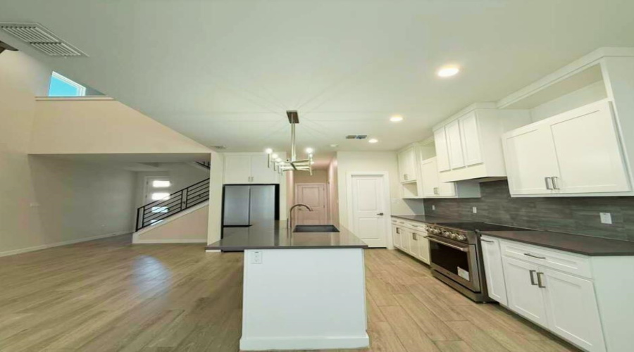 7506 Cresta Bella Street, Laredo, Texas 78041, 3 Bedrooms Bedrooms, 4 Rooms Rooms,2 BathroomsBathrooms,Residential,For Rent,7506 Cresta Bella Street,20260012