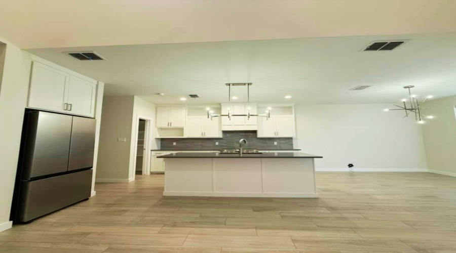 7506 Cresta Bella Street, Laredo, Texas 78041, 3 Bedrooms Bedrooms, 4 Rooms Rooms,2 BathroomsBathrooms,Residential,For Rent,7506 Cresta Bella Street,20260012