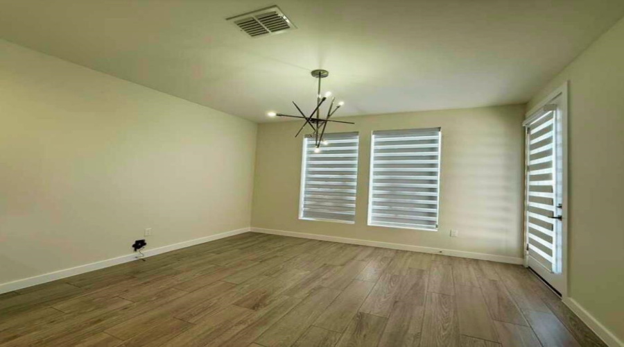 7506 Cresta Bella Street, Laredo, Texas 78041, 3 Bedrooms Bedrooms, 4 Rooms Rooms,2 BathroomsBathrooms,Residential,For Rent,7506 Cresta Bella Street,20260012