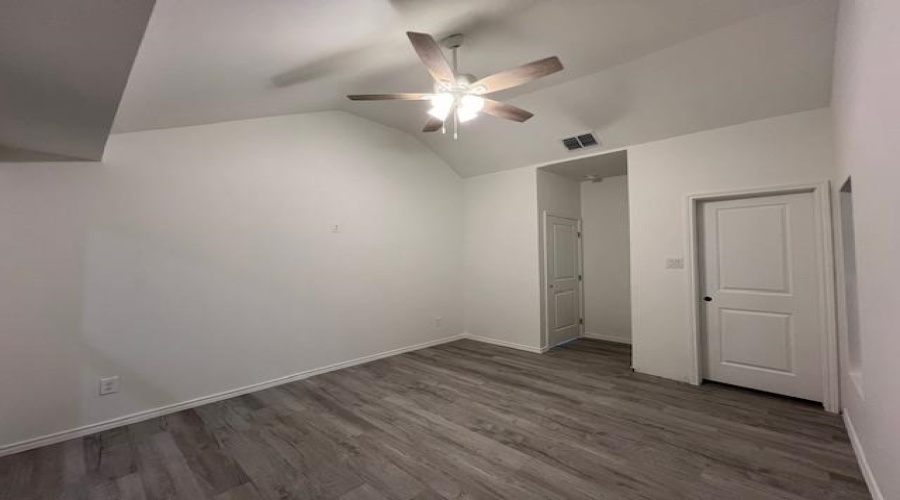 401 W Elm St, LAREDO, Texas 78040, 2 Bedrooms Bedrooms, 3 Rooms Rooms,1 BathroomBathrooms,Residential,For Rent,401 W Elm St,20260014