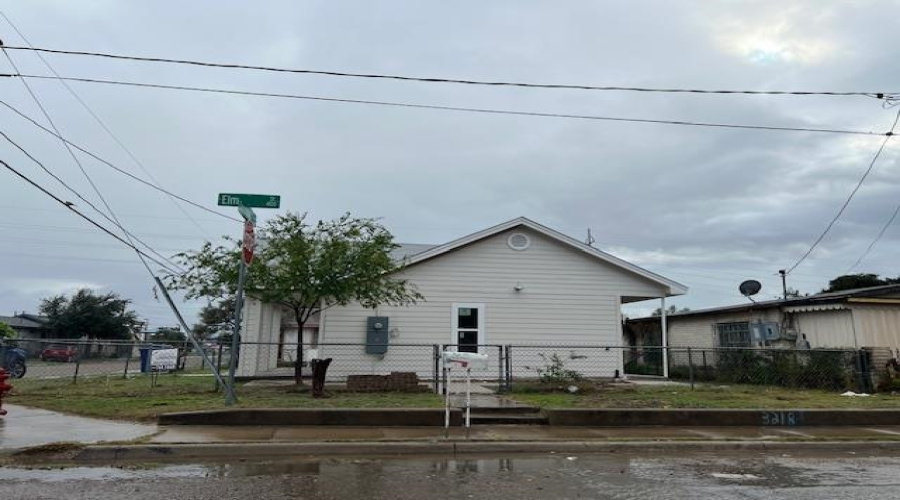 401 W Elm St, LAREDO, Texas 78040, 2 Bedrooms Bedrooms, 3 Rooms Rooms,1 BathroomBathrooms,Residential,For Rent,401 W Elm St,20260014