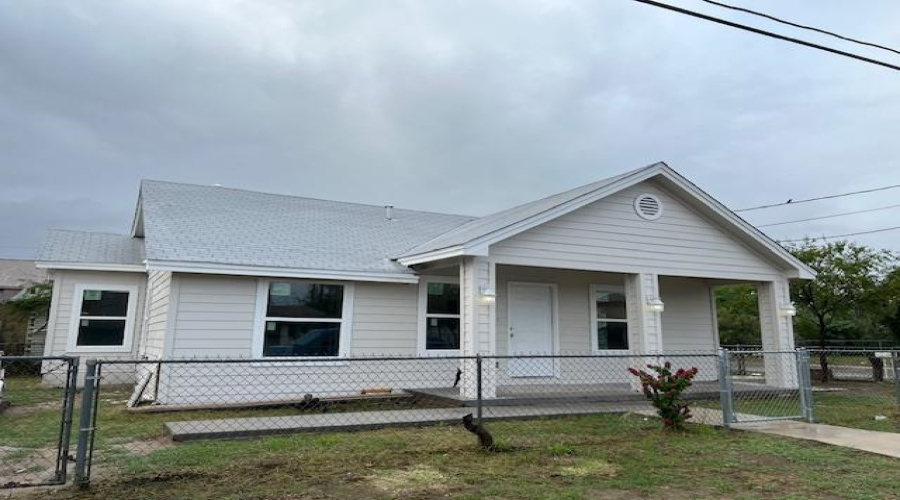 401 W Elm St, LAREDO, Texas 78040, 2 Bedrooms Bedrooms, 3 Rooms Rooms,1 BathroomBathrooms,Residential,For Rent,401 W Elm St,20260014