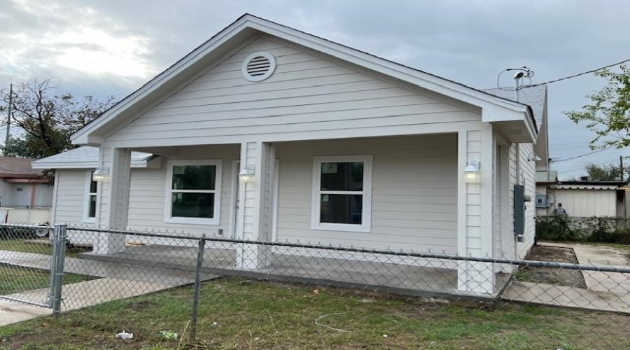 401 W Elm St, LAREDO, Texas 78040, 2 Bedrooms Bedrooms, 3 Rooms Rooms,1 BathroomBathrooms,Residential,For Rent,401 W Elm St,20260014