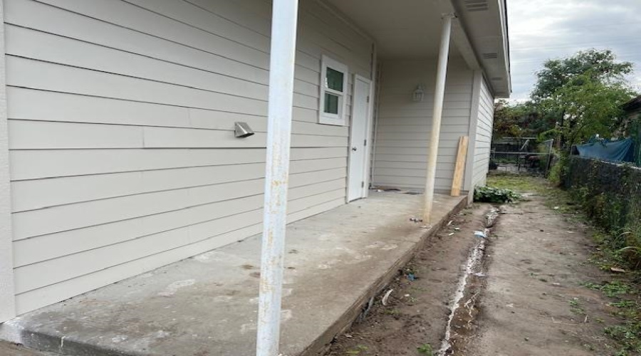 401 W Elm St, LAREDO, Texas 78040, 2 Bedrooms Bedrooms, 3 Rooms Rooms,1 BathroomBathrooms,Residential,For Rent,401 W Elm St,20260014