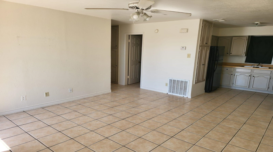 2704 Kearney St, Laredo, Texas 78043, 2 Bedrooms Bedrooms, 3 Rooms Rooms,1 BathroomBathrooms,Residential,For Rent,2704 Kearney St,20260016