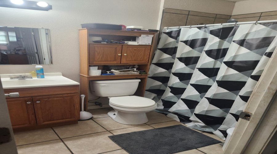 513 W Warren Ave, kingsville, Texas 78363, 3 Bedrooms Bedrooms, 5 Rooms Rooms,2 BathroomsBathrooms,Residential,For Sale,513 W Warren Ave,20260018