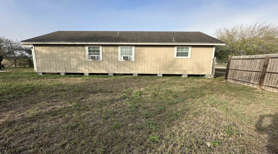 513 W Warren Ave, kingsville, Texas 78363, 3 Bedrooms Bedrooms, 5 Rooms Rooms,2 BathroomsBathrooms,Residential,For Sale,513 W Warren Ave,20260018