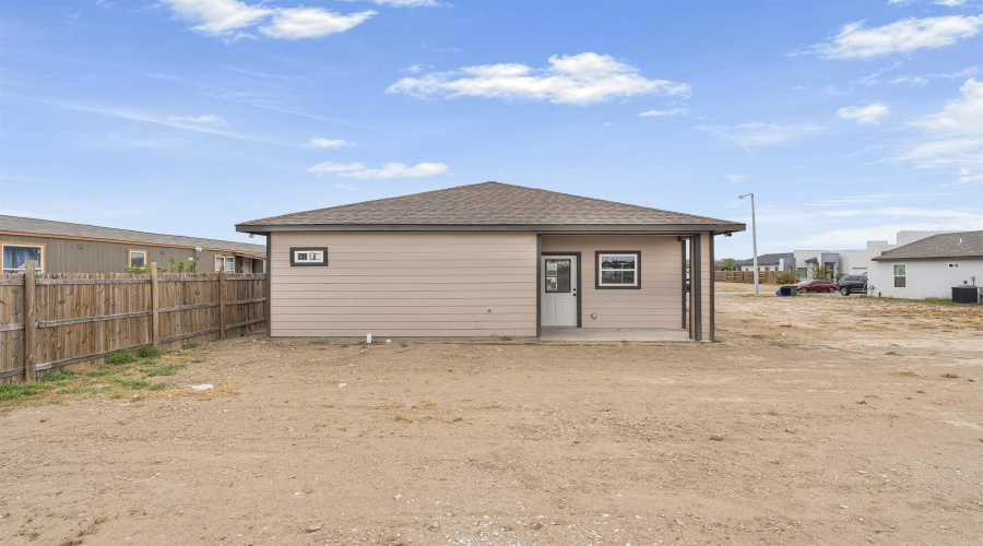 705 Bluebeard Ct., Laredo, Texas 78046, 3 Bedrooms Bedrooms, 6 Rooms Rooms,2 BathroomsBathrooms,Residential,For Sale,705 Bluebeard Ct.,20260020