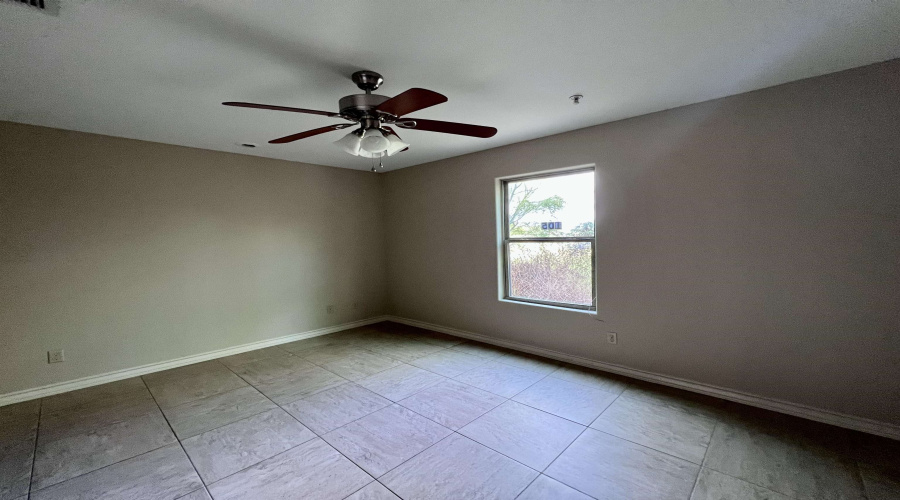 408 Shiloh Dr, Laredo, Texas 78045, 2 Bedrooms Bedrooms, 5 Rooms Rooms,2 BathroomsBathrooms,Residential,For Rent,408 Shiloh Dr,20260021