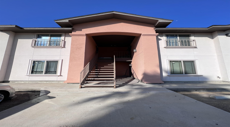 408 Shiloh Dr, Laredo, Texas 78045, 2 Bedrooms Bedrooms, 5 Rooms Rooms,2 BathroomsBathrooms,Residential,For Rent,408 Shiloh Dr,20260021