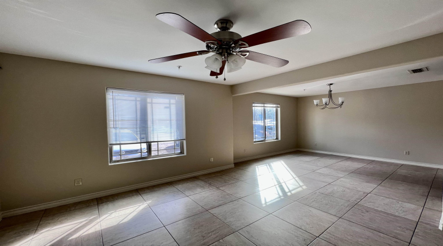 408 Shiloh Dr, Laredo, Texas 78045, 2 Bedrooms Bedrooms, 5 Rooms Rooms,2 BathroomsBathrooms,Residential,For Rent,408 Shiloh Dr,20260021